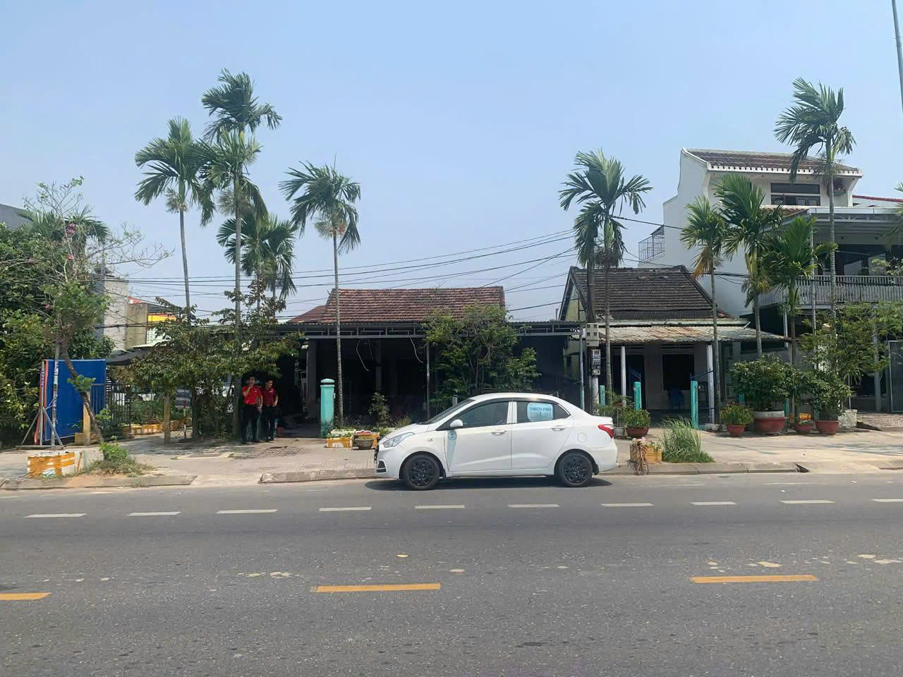 Khu vực lân cận